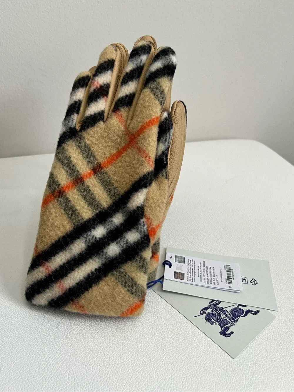 BURBERRY Women’s Check-Pattern Wool Gloves Size 7.5 NEW!!